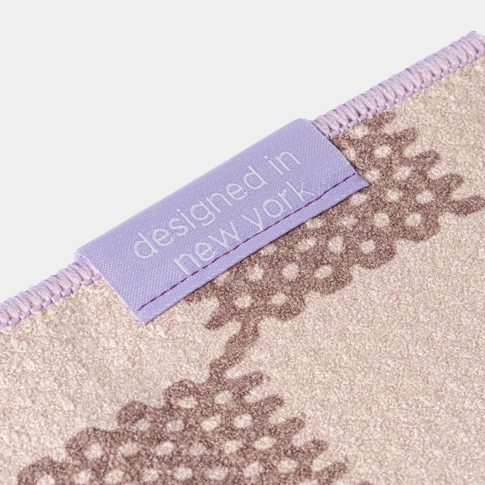 5th Ave Fabric | Checkered Magnetic Golf Towel
